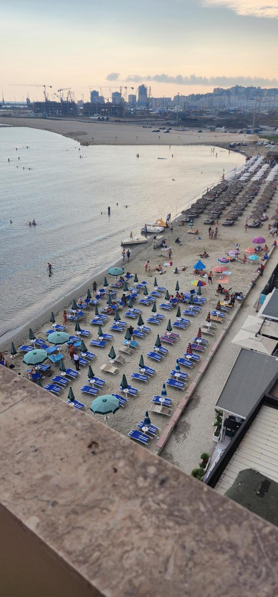 Armando's Front On The Sea * Durrës